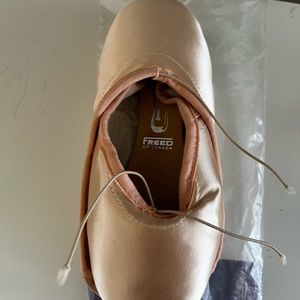 Freed pointe shoes